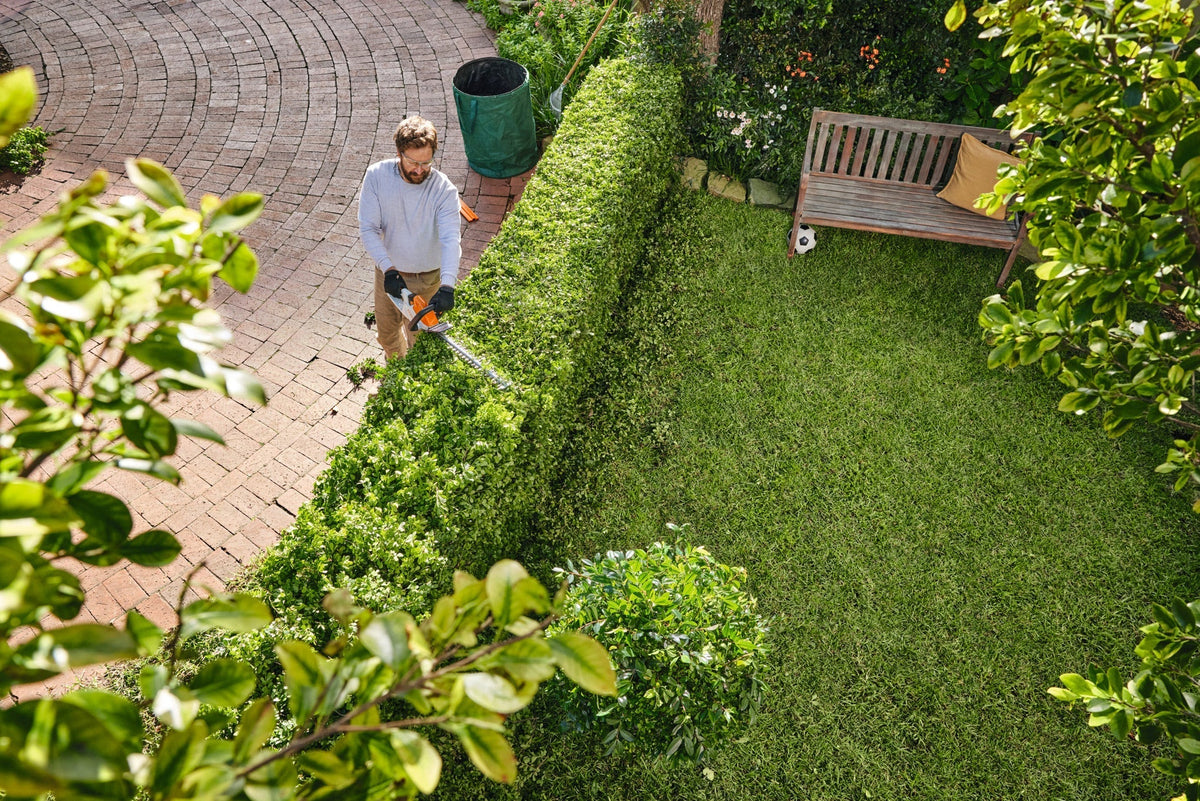 STIHL® HSA 40 Cordless Hedge Trimmer - AS System