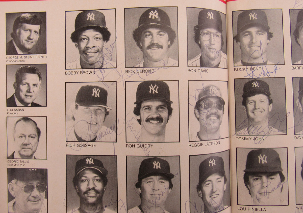1981 New York Yankees Signed Auto Magazine Reggie Jackson Yogi Berra JSA LOA BB80239